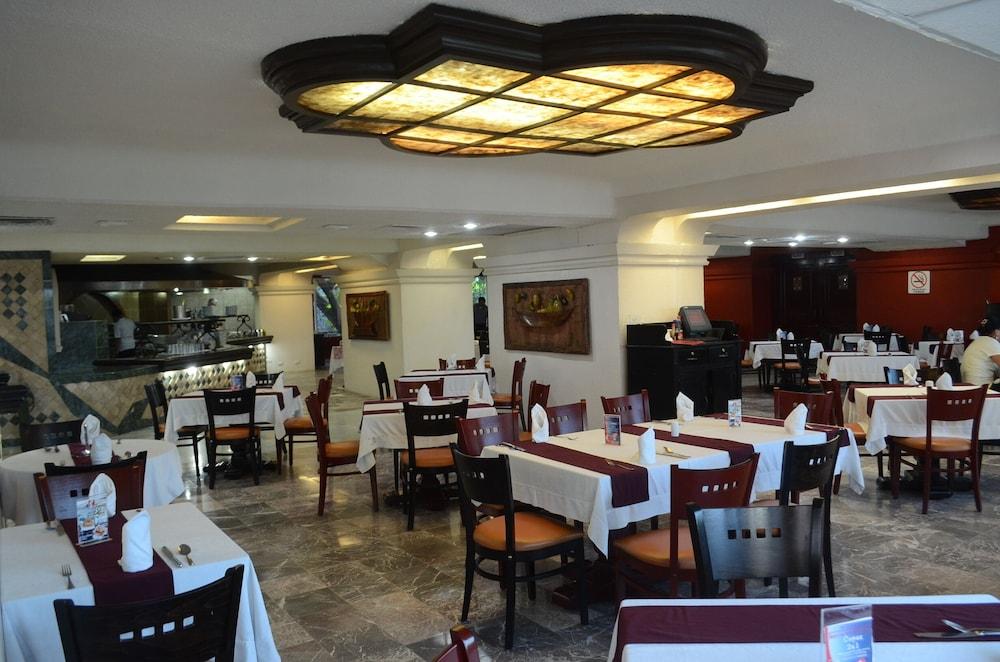 Hotel Maya Tabasco Виляермоса Екстериор снимка